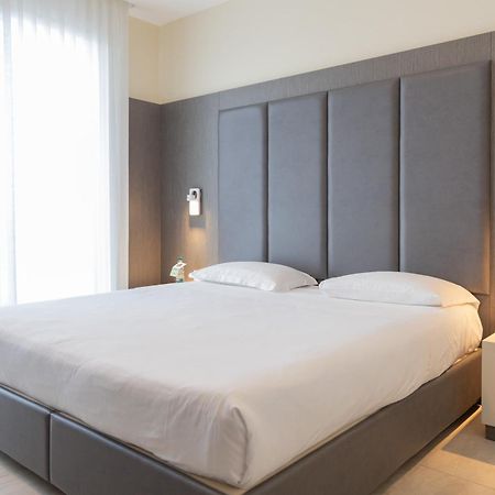 Mosella Suite Hotel Sottomarina Exterior photo
