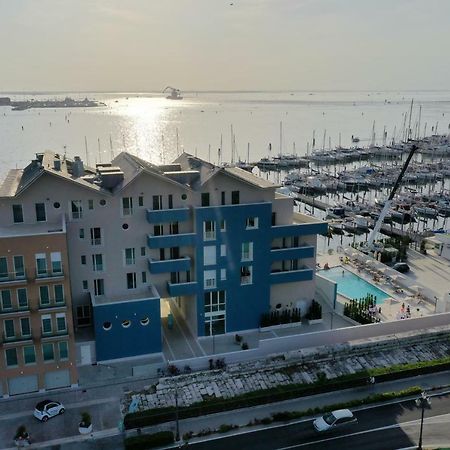 Mosella Suite Hotel Sottomarina Exterior photo