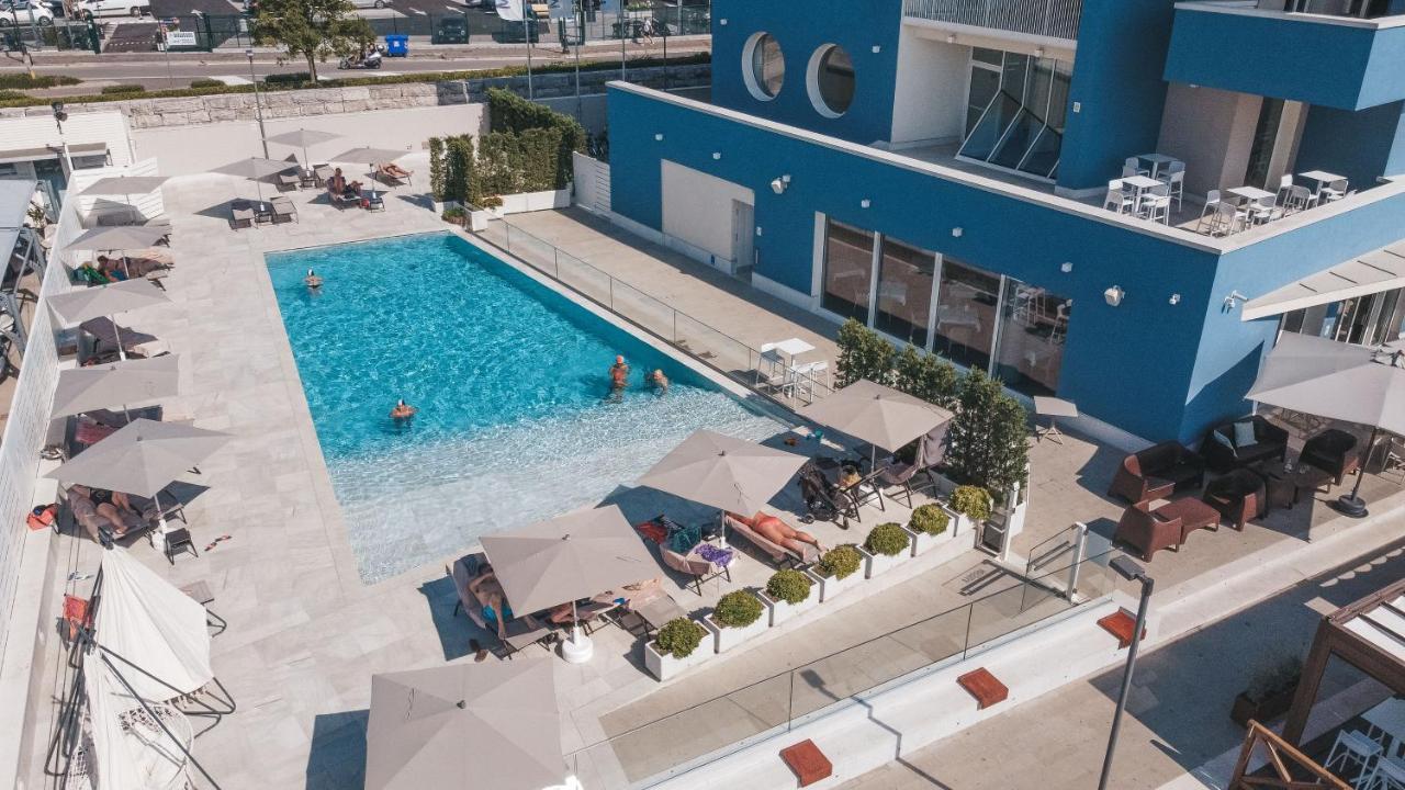 Mosella Suite Hotel Sottomarina Exterior photo