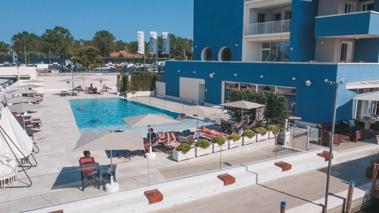 Mosella Suite Hotel Sottomarina Exterior photo