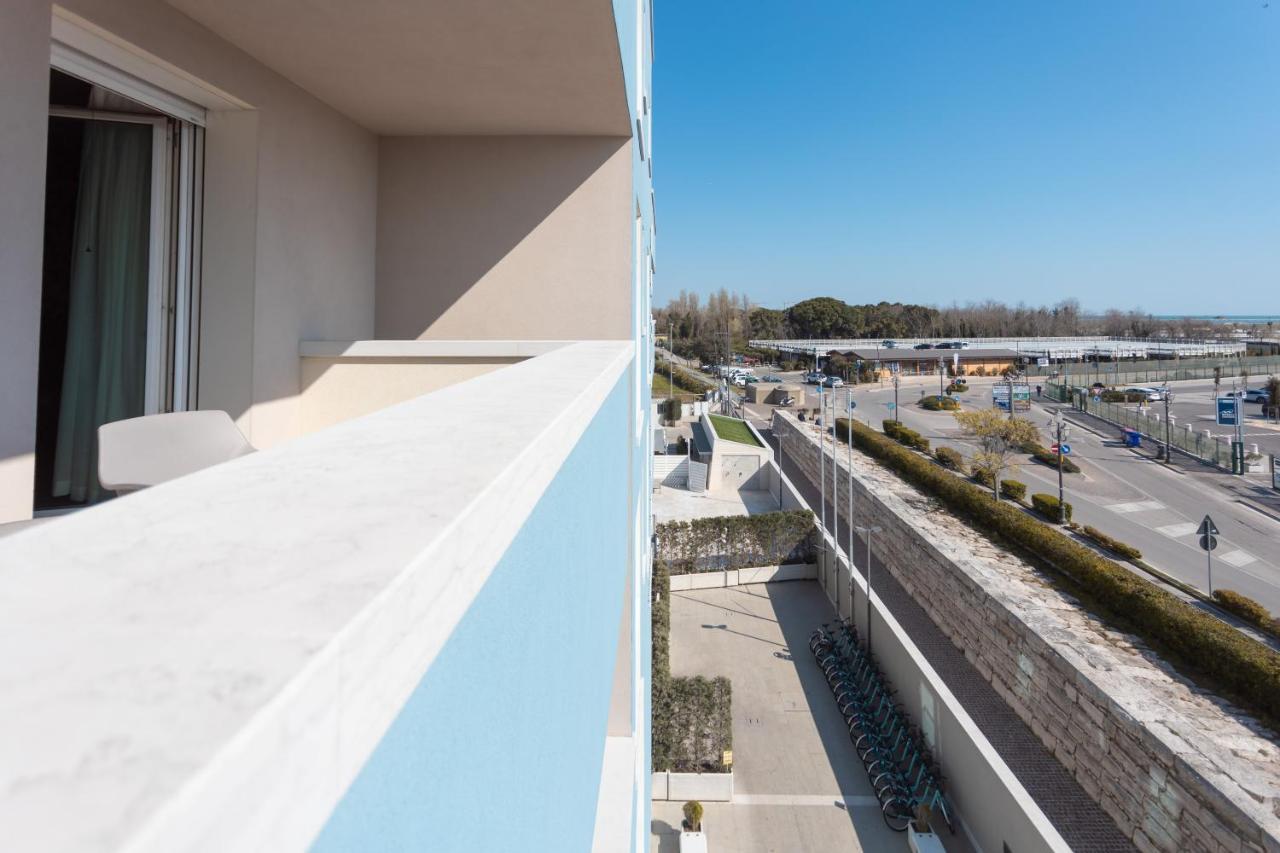 Mosella Suite Hotel Sottomarina Exterior photo