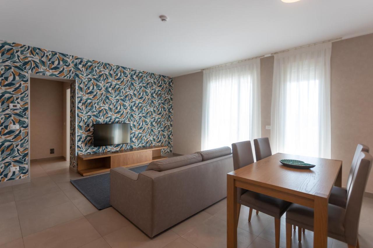 Mosella Suite Hotel Sottomarina Exterior photo