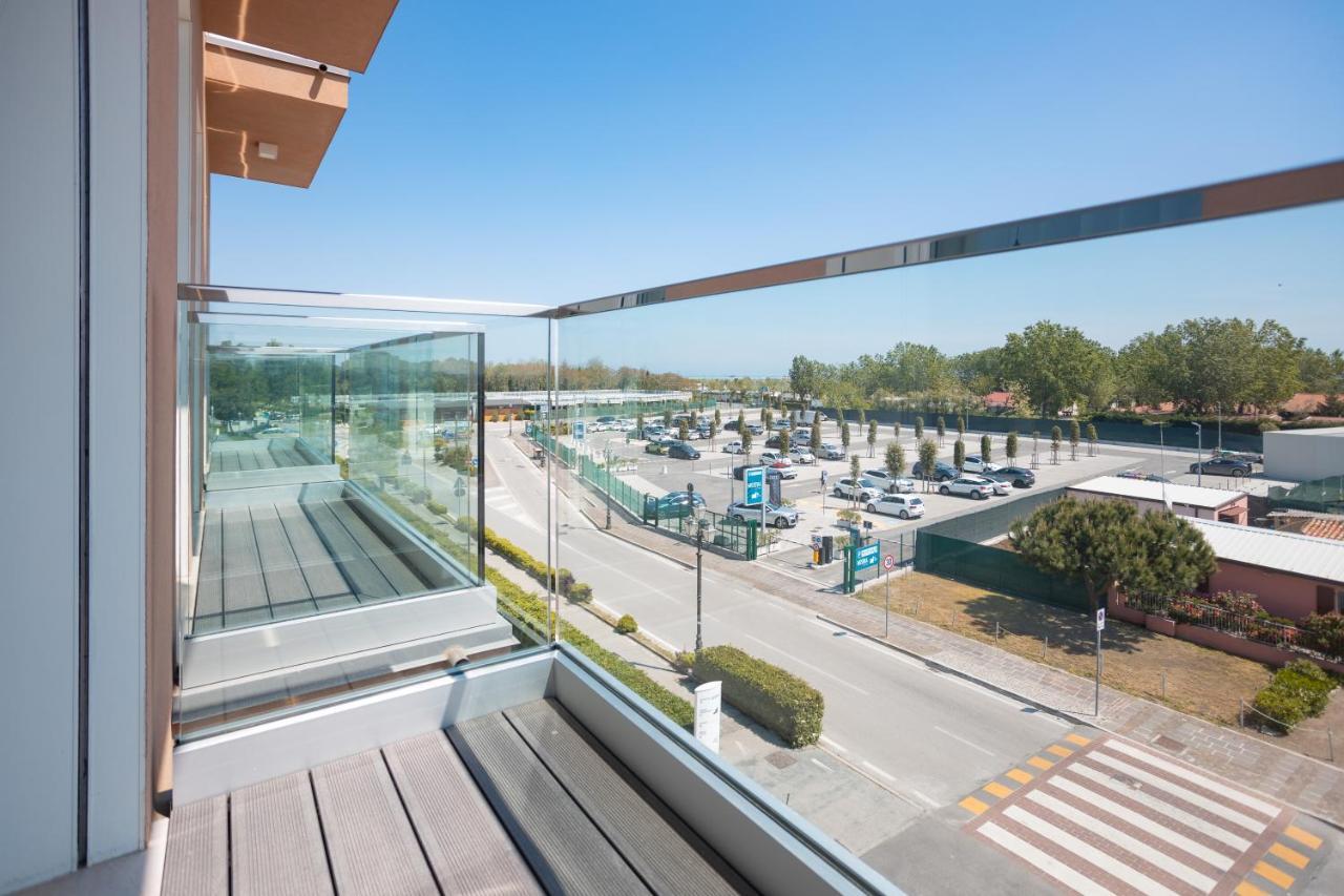 Mosella Suite Hotel Sottomarina Exterior photo