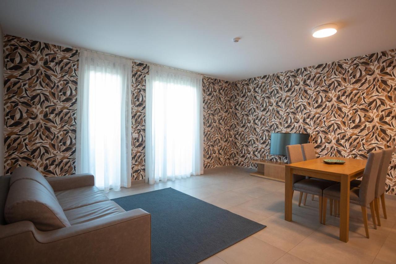 Mosella Suite Hotel Sottomarina Exterior photo