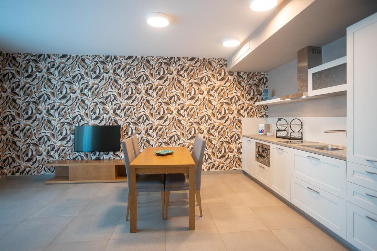 Mosella Suite Hotel Sottomarina Exterior photo