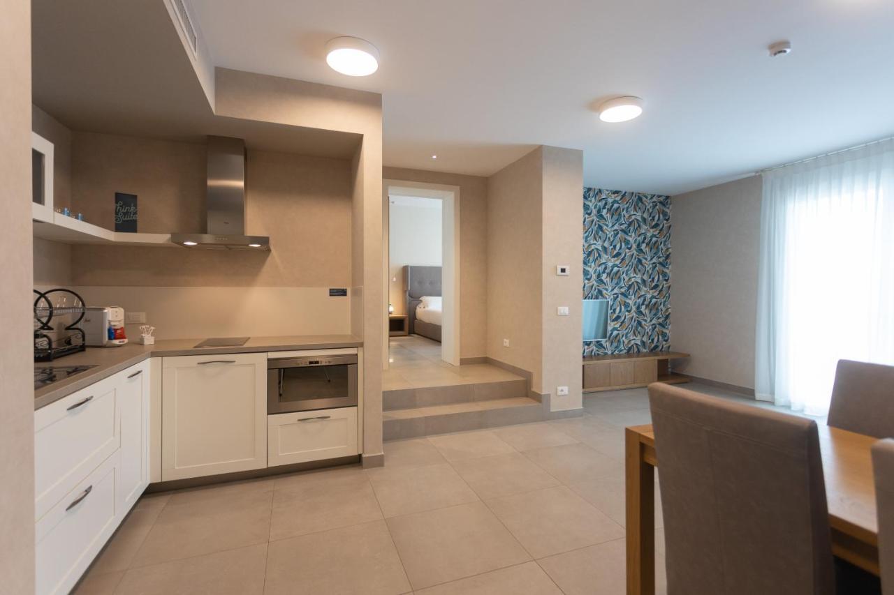 Mosella Suite Hotel Sottomarina Exterior photo