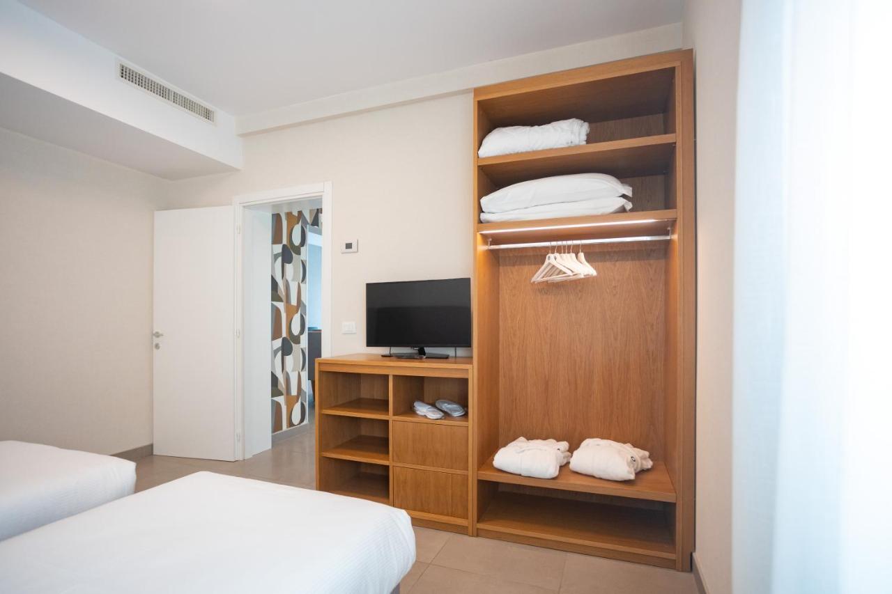 Mosella Suite Hotel Sottomarina Exterior photo