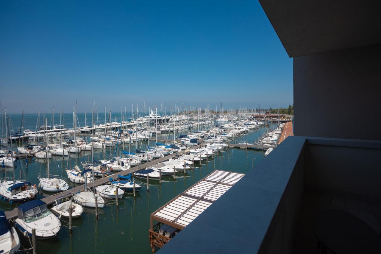 Mosella Suite Hotel Sottomarina Exterior photo